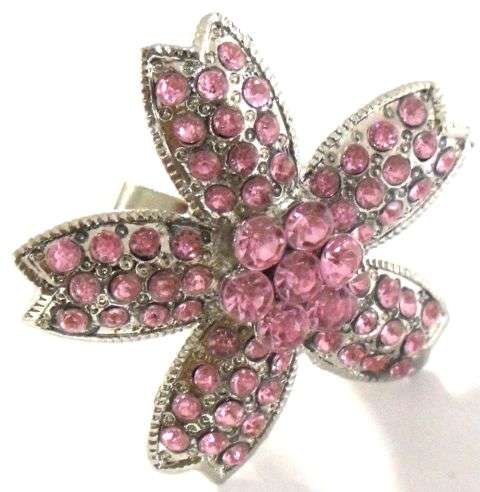 CRAZZZY R1 AUCTION - STUNNING COSTUME RING - ADJUSTABLE SIZE