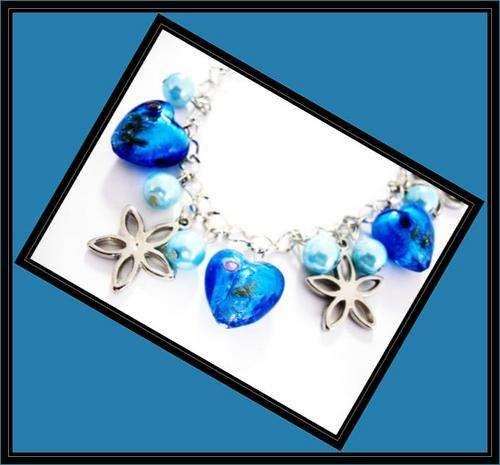 CRAZZZY R1 AUCTION - CHARM BRACLET - A MUST HAVE ACCESSORY