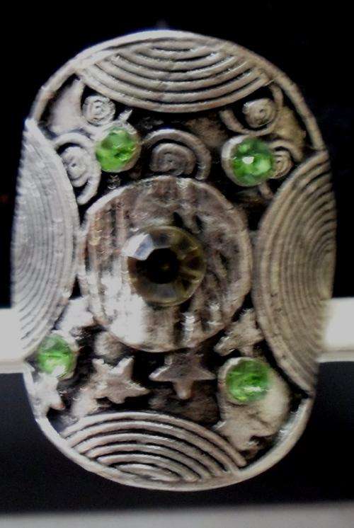 CRAZZZY R1 AUCTION - TIBETAN SILVER RHINESTONE RING - ADJUSTABLE SIZE