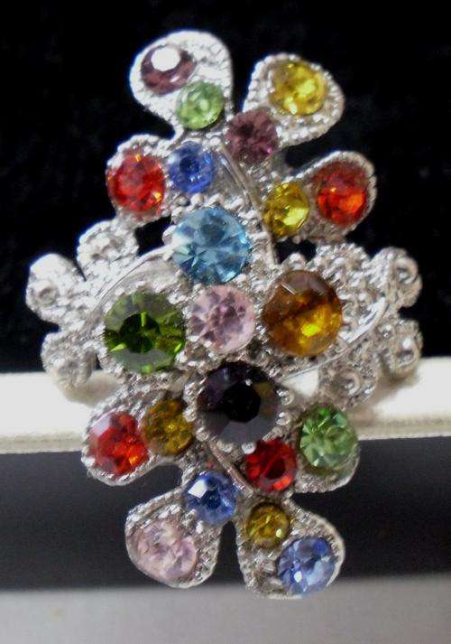 CRAZZZY R1 AUCTION - RHINESTONE RING - ADJUSTABLE SIZE