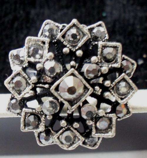CRAZZZY R1 AUCTION - TIBETAN SILVER RHINESTONE RING - ADJUSTABLE SIZE