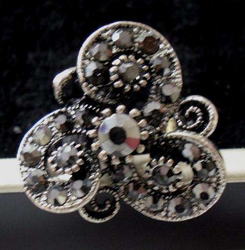 CRAZZZY R1 AUCTION - TIBETAN SILVER RHINESTONE RING - ADJUSTABLE SIZE
