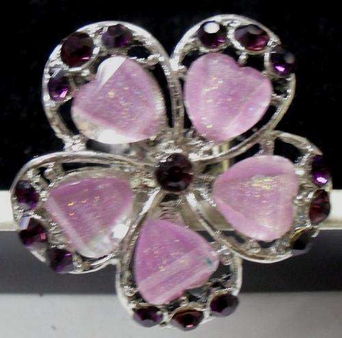 CRAZZZY R1 AUCTION - LARGE FLOWER RHINESTONE RING - ADJUSTABLE SIZE