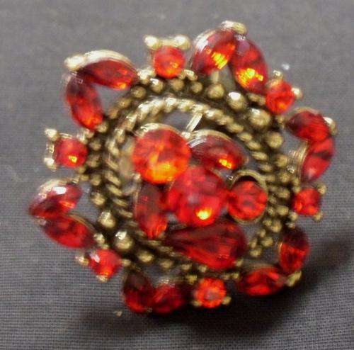 CRAZZZY R1 AUCTION - STUNNING RHINESTONE ANTIQUE RING - ADJUSTABLE SIZE