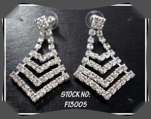 CRAZZZY R1 AUCTION - DIAMANTE LONG EARRINGS