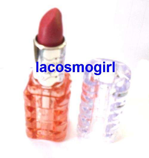 CRAZZZY R1 AUCTION -MATTE LIP STICK WITH VITAMIN E & ALOE VERA IN PRETTY TUBE - SHADE 216