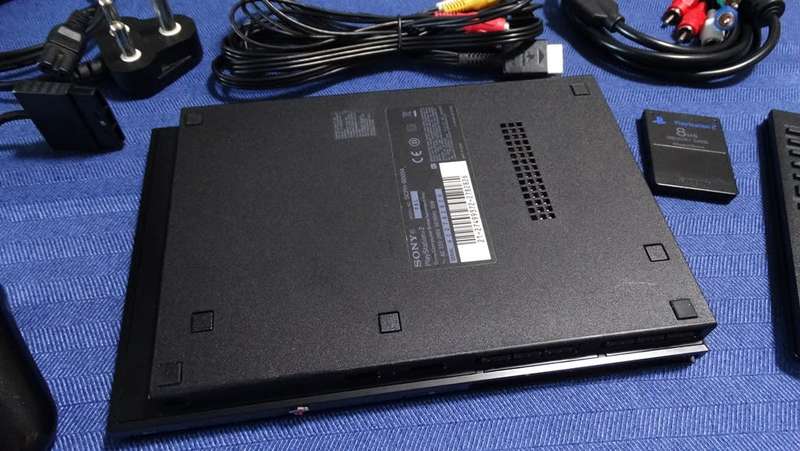 Sony PlayStation 2 Slim Premium Bundle