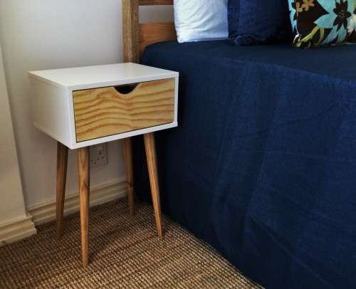 MID CENTURY MODERN, ONE DRAWER WOODEN SIDE TABLE!! *RETAILS FOR R1699*