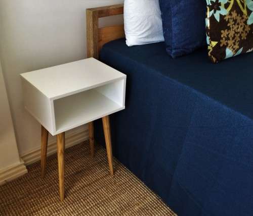 MID-CENTURY MODERN WHITE AND WOODEN SIDE TABLE!!