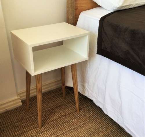 MID-CENTURY MODERN WHITE AND WOODEN SIDE TABLE!!
