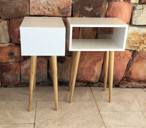 MID-CENTURY MODERN WHITE AND WOODEN SIDE TABLE!!
