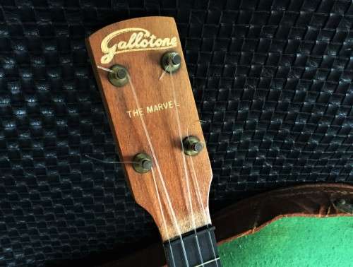 VINTAGE BANJO IN ORIGINAL LEATHER CASE!! *MADE IN ENGLAND*
