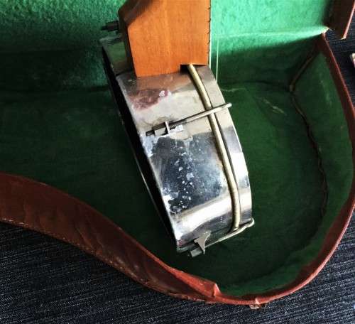 VINTAGE BANJO IN ORIGINAL LEATHER CASE!! *MADE IN ENGLAND*
