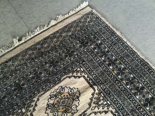 STUNNING GREY HAND-KNOTTED BOKHARA PERSIAN CARPET! 1800mm - 1330mm