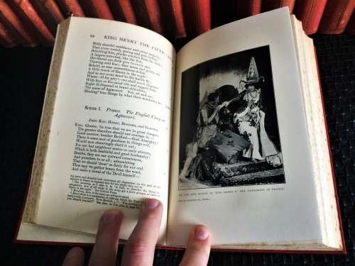 VINTAGE 19 BOOK COLLECTION OF THE WORKS OF SHAKESPEARE!! *COLLECTABLE*