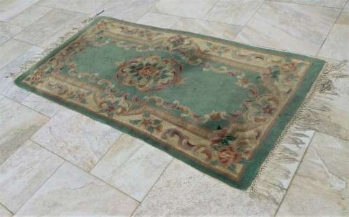BEAUTIFUL WOOL AND SILK CHINESE RUG!! *GOOD CONDITION* 1800mm by 900mm
