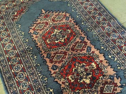 STUNNING MINT PERSIAN CARPET!! *EXQUSITE QUALITY AND CONDITION*