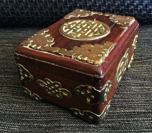 EXQUISITE SOLID BRASS & WOOD JEWELRY BOX!