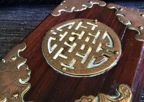 EXQUISITE SOLID BRASS & WOOD JEWELRY BOX!