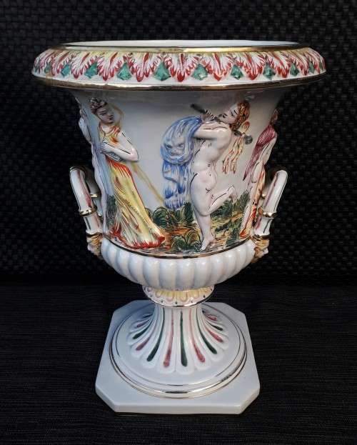 LARGE CAPODIMONTE CERAMICVASE