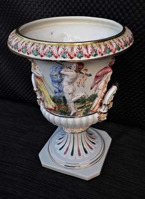 LARGE CAPODIMONTE CERAMICVASE