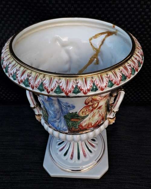 LARGE CAPODIMONTE CERAMICVASE