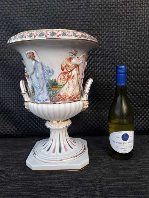 LARGE CAPODIMONTE CERAMICVASE