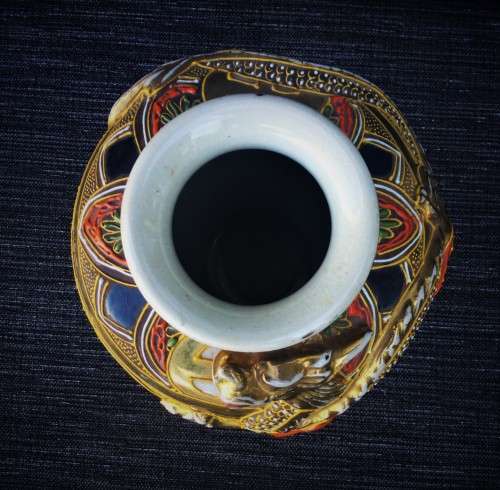 STUNNING ORIGINAL VINTAGE JAPANESE SATSUMA VASE!! *VERY GOOD CONDITION*