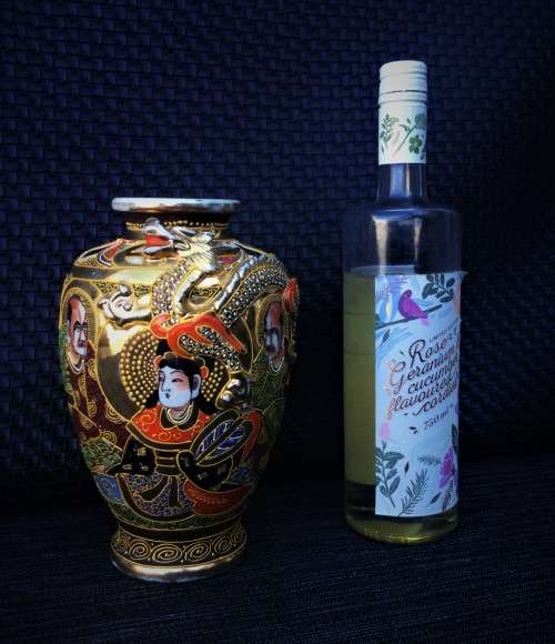 STUNNING ORIGINAL VINTAGE JAPANESE SATSUMA VASE!! *VERY GOOD CONDITION*