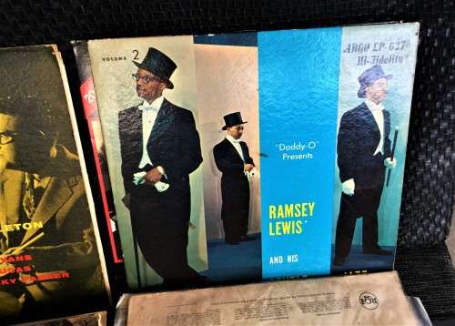 *VALUE R6000* LOT OF COLLECTABLE HIT VINYL RECORDS!
