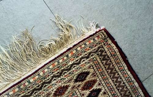 TIGHTLY KNOTTED GENUINE PERSIAN RUG! 1220mm - 890MM