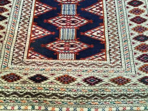 TIGHTLY KNOTTED GENUINE PERSIAN RUG! 1220mm - 890MM