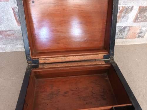 STUNNING LARGE WOODEN INLAY BOX! *300mm - 230mm - 140mm*