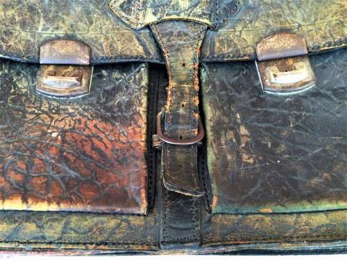 VINTAGE GENUINE LEATHER CASE!