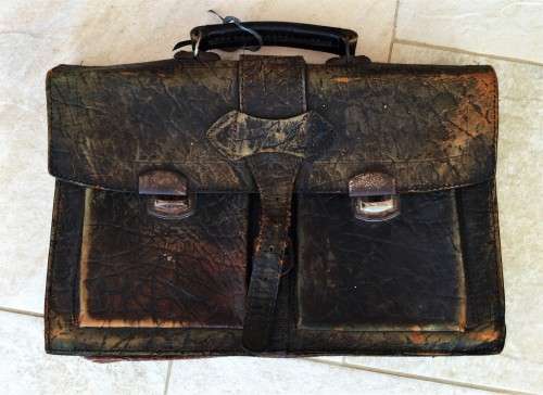 VINTAGE GENUINE LEATHER CASE!