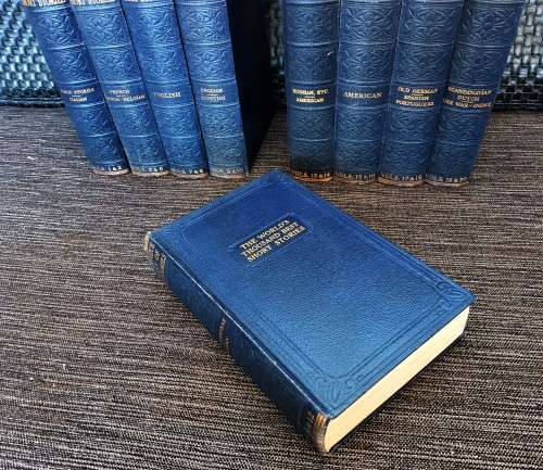 VINTAGE 9 BOOK COLLECTION OF WORLDS BEST SHORT STORIES!