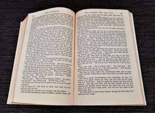 VINTAGE 9 BOOK COLLECTION OF WORLDS BEST SHORT STORIES!