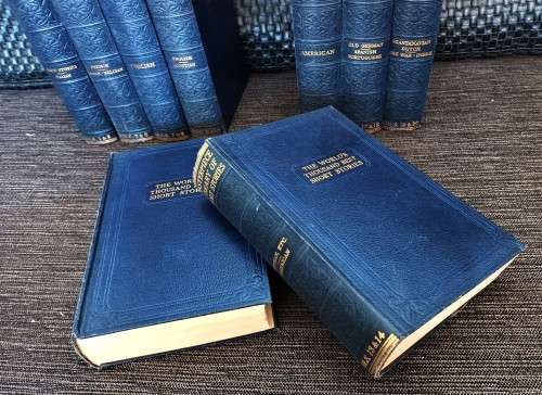VINTAGE 9 BOOK COLLECTION OF WORLDS BEST SHORT STORIES!