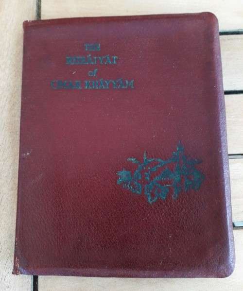 VINTAGE LEATHERBOUND COPY OF THE RUBAIYAT OF OMAR KHAYYAM!! *HIGHLY COLLECTABLE*