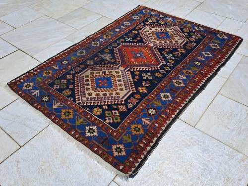STUNNING HAND-KNOTTED PERSIAN CARPET! 1570mm - 1090mm