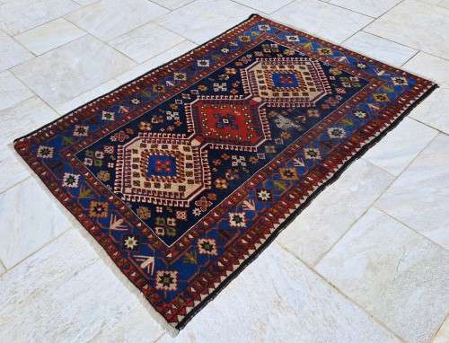 STUNNING HAND-KNOTTED PERSIAN CARPET! 1570mm - 1090mm