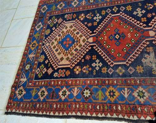 STUNNING HAND-KNOTTED PERSIAN CARPET! 1570mm - 1090mm
