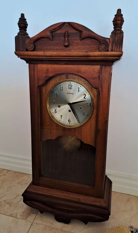 LARGE SOLID HARDWOOD GERMAN WALL CLOCK! *PENDULUM MOVEMENT*