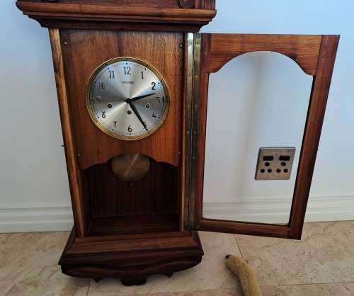LARGE SOLID HARDWOOD GERMAN WALL CLOCK! *PENDULUM MOVEMENT*
