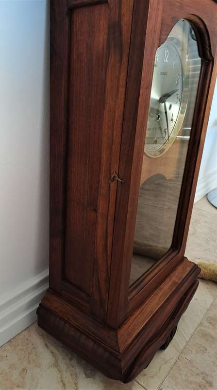 LARGE SOLID HARDWOOD GERMAN WALL CLOCK! *PENDULUM MOVEMENT*