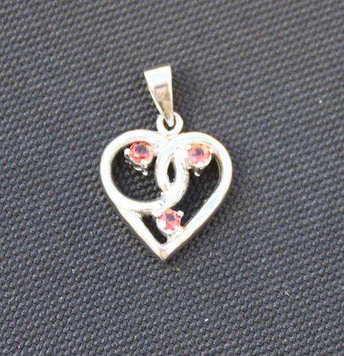 Beautiful three stone heart Garnet pendant