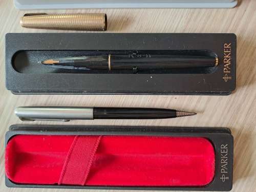 Lot of 3 Parker Fountain Pens and 1 Parker Pencil
