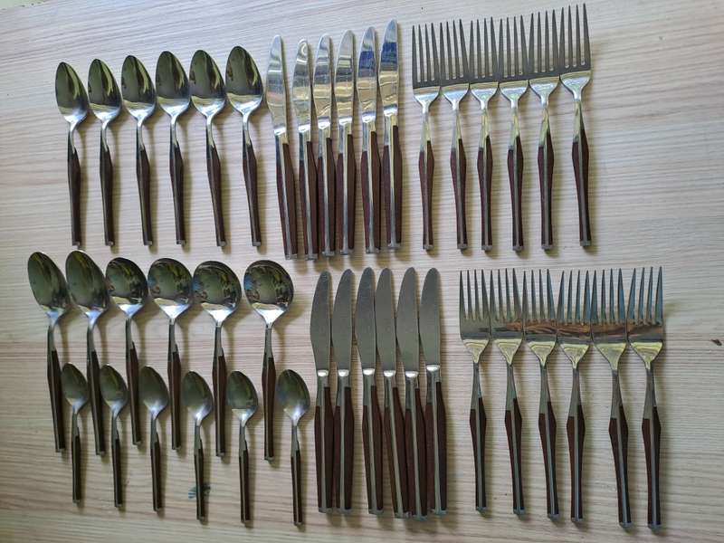 Vintage Crest Eldan (ELD2) Brown Flatware Stainless steel Canteen of Cutlery (6 place setting)