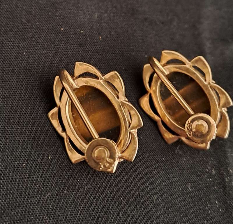 Vintage Tigers Eye 9ct Gold Clip on Earrings