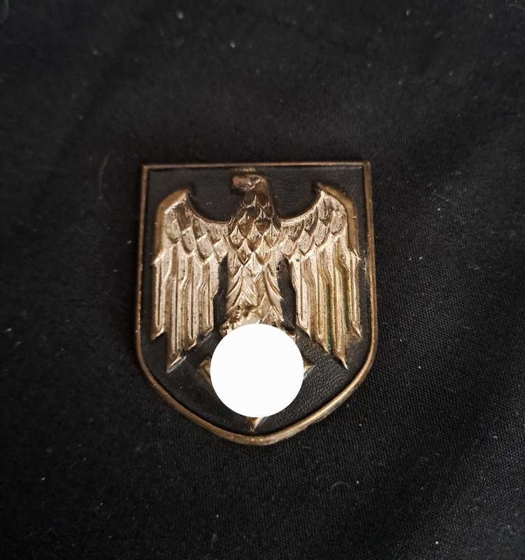 WW2 German Pith Metal Badge